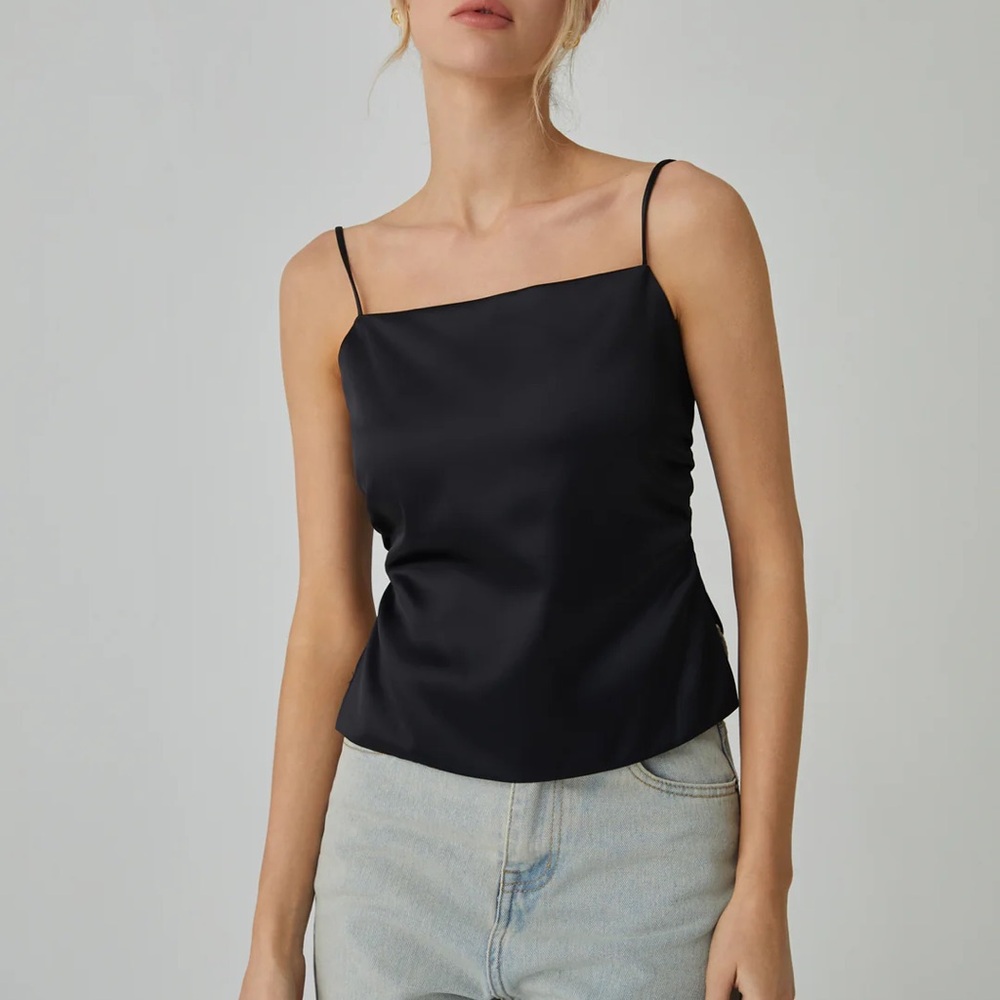 Knotted Backless Cami Top - Picture 2 of 5